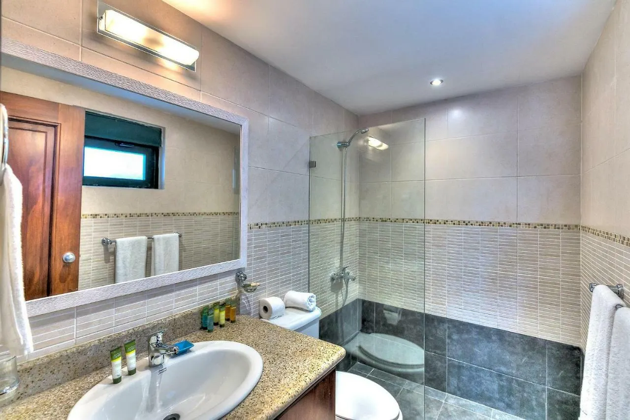 Oceanfront Apartment With Beach Views And Large Balcony - L-201 Punta Cana Dominikánská republika